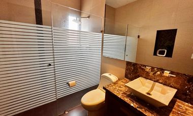 CASA DE LUJO EN VENTA, FRACC EL MANANTIAL