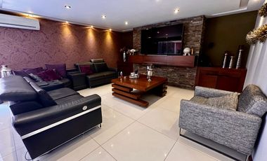 CASA DE LUJO EN VENTA, FRACC EL MANANTIAL