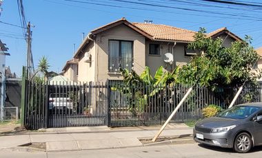 A Pasos De Estación Metro Elisa Correa