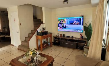 A Pasos De Estación Metro Elisa Correa