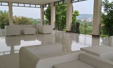 Half Duplex PreSelling House in Calamba, Laguna