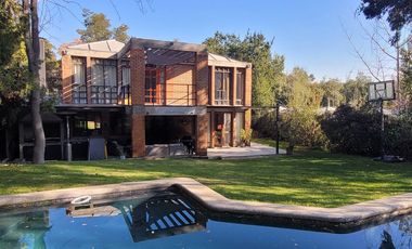 Casa en Venta en CASA EN COMUNIDAD CASTILLO VELASCO/FULL EQUIPADA/LAS CONDES