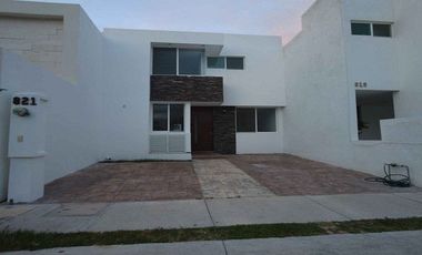 CASA EN VENTA EN BOSQUE SERENO AGUASCALIENTES PONIENTE
