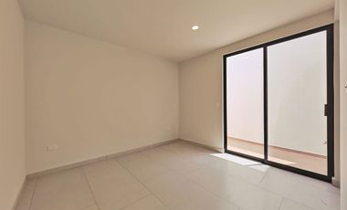 VENTA DE CASA, EN EL EXCLUSIVO FRACCIONAMIENTO SANTA BARBARA, SÚPER CÉNTRICA