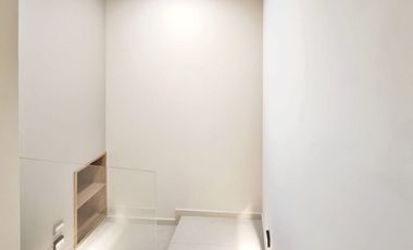 VENTA DE CASA, EN EL EXCLUSIVO FRACCIONAMIENTO SANTA BARBARA, SÚPER CÉNTRICA