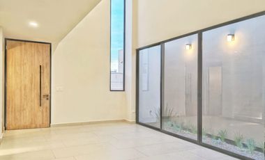 VENTA DE CASA, EN EL EXCLUSIVO FRACCIONAMIENTO SANTA BARBARA, SÚPER CÉNTRICA