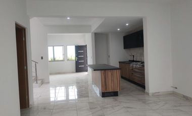 CASA EN BELLAVISTA,  LOMITA 3