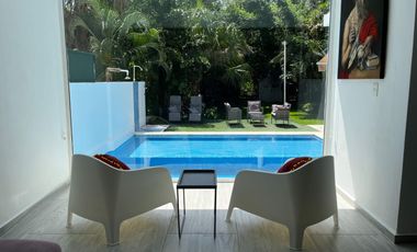 Casa con jardín y alberca privada, en venta, Playacar Fase II, Playa del Carmen.