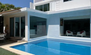 Casa con jardín y alberca privada, en venta, Playacar Fase II, Playa del Carmen.