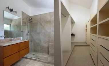 Casa con jardín y alberca privada, en venta, Playacar Fase II, Playa del Carmen.