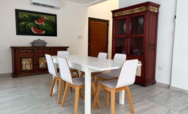 Casa con jardín y alberca privada, en venta, Playacar Fase II, Playa del Carmen.