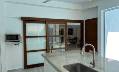 Casa con jardín y alberca privada, en venta, Playacar Fase II, Playa del Carmen.