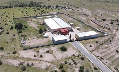 TERRENO INDUSTRIAL, TODOS LOS SERVICIOS, CERCA DE SAN JUAN DEL RIO
