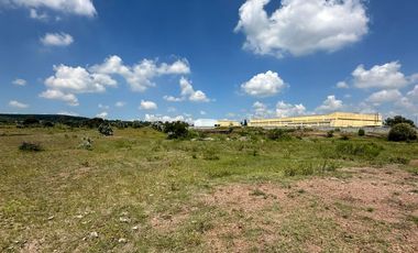 TERRENO INDUSTRIAL, TODOS LOS SERVICIOS, CERCA DE SAN JUAN DEL RIO