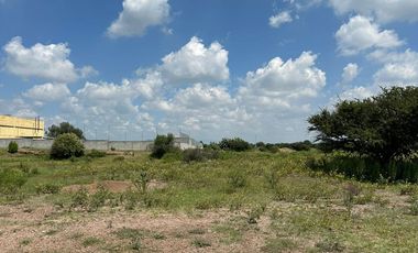 TERRENO INDUSTRIAL, TODOS LOS SERVICIOS, CERCA DE SAN JUAN DEL RIO
