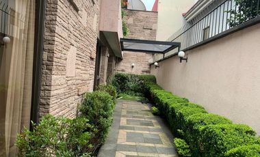 VENTA BONITA CASA 4 RECAMARAS Y JARDIN EN BOSQUES DE LAS LOMAS