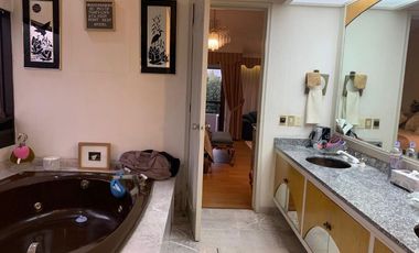 VENTA BONITA CASA 4 RECAMARAS Y JARDIN EN BOSQUES DE LAS LOMAS