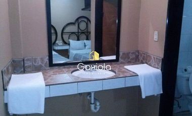 Se VENDE Edificio actualmente funcionando como hotel, es ideal para departamentos, ubicado cerca de la escuela de Veterinaria