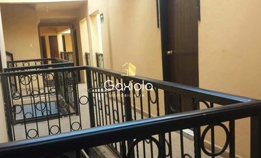 Se VENDE Edificio actualmente funcionando como hotel, es ideal para departamentos, ubicado cerca de la escuela de Veterinaria