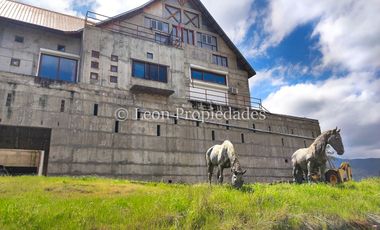 Leon Propiedades vende Gran casa en parcela de 20 ha. en Sector Cuyuncavi, Curacaví.