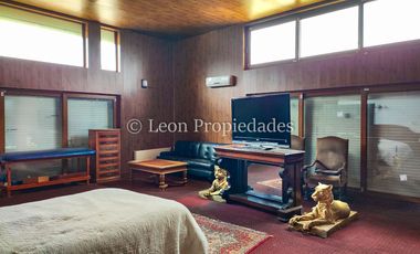 Leon Propiedades vende Gran casa en parcela de 20 ha. en Sector Cuyuncavi, Curacaví.