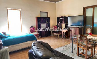 Leon Propiedades vende Gran casa en parcela de 20 ha. en Sector Cuyuncavi, Curacaví.