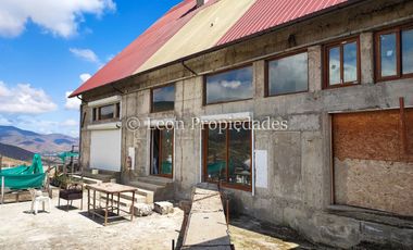 Leon Propiedades vende Gran casa en parcela de 20 ha. en Sector Cuyuncavi, Curacaví.