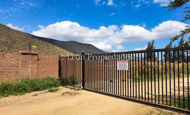 Leon Propiedades vende Gran casa en parcela de 20 ha. en Sector Cuyuncavi, Curacaví.