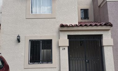 Casa en RENTA Urbi, Cuautitlán Izcalli, Estado de México 3R, 1.5B, 2E, 120 M2