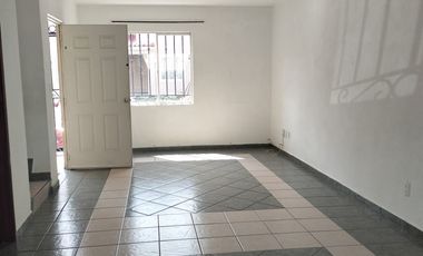 Casa en RENTA Urbi, Cuautitlán Izcalli, Estado de México 3R, 1.5B, 2E, 120 M2