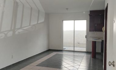 Casa en RENTA Urbi, Cuautitlán Izcalli, Estado de México 3R, 1.5B, 2E, 120 M2