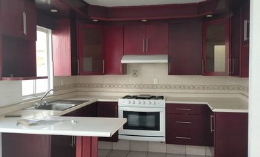 Casa en RENTA Urbi, Cuautitlán Izcalli, Estado de México 3R, 1.5B, 2E, 120 M2