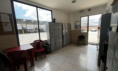 EDIFICIO Y GALPONES COMERCIALES DE VENTA / ARRIENDO EN LA KENNEDY QUITO NORTE!!