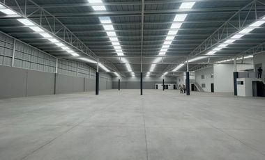 BODEGA NUEVA EN RENTA ARCO SUR LEÓN