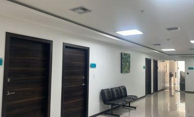 Venta de consultorio en clínica zona sur Manta