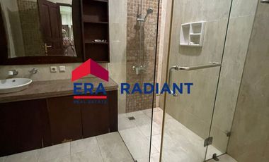 Dijual Rumah dengan nuansa Tropis, Luas dan Asri di Jagakarsa, Jaksel.