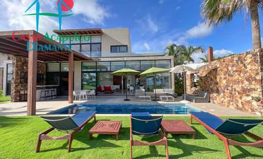 Casa en renta vacacional para 10 personas. Con alberca privada y vista campo de golf