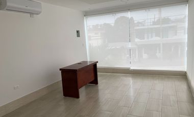 edificio comercial rentable de venta portoviejo
