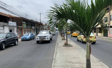edificio comercial rentable de venta portoviejo