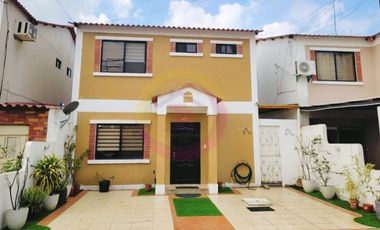 VENDO CASA VILLA CLUB ETAPA AURA