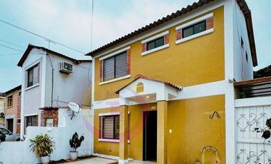 VENDO CASA VILLA CLUB ETAPA AURA