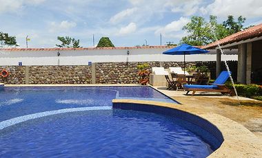 BIENVENIDOS ALQUILO HERMOSA FINCA LA ENCANTADA LLAMANOS AL3006935475 TE ESPERAMOS VEN A COMPARTIR.