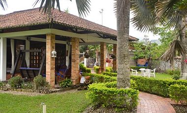 BIENVENIDOS ALQUILO HERMOSA FINCA LA ENCANTADA LLAMANOS AL3006935475 TE ESPERAMOS VEN A COMPARTIR.