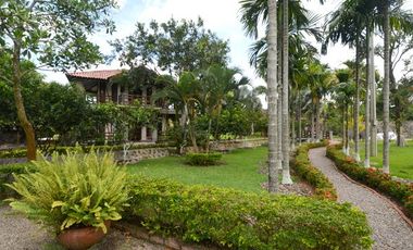 BIENVENIDOS ALQUILO HERMOSA FINCA LA ENCANTADA LLAMANOS AL3006935475 TE ESPERAMOS VEN A COMPARTIR.