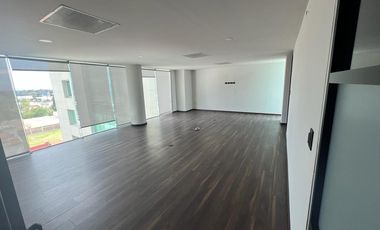 Renta Oficina de Lujo Acondicionada en Via Atlixcayotl Reserva Territorial Atlixcayotl