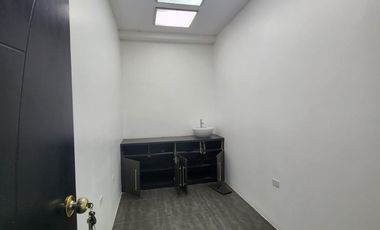 Puerto Santa Ana, Se Alquila Local Comercial