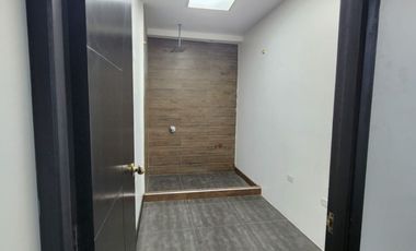 Puerto Santa Ana, Se Alquila Local Comercial