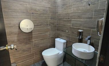 Puerto Santa Ana, Se Alquila Local Comercial