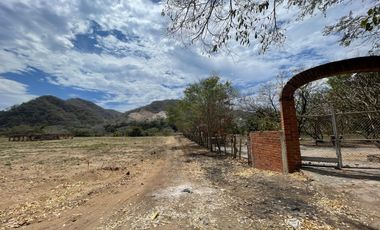 Lote en venta en la desembocada “El arco”