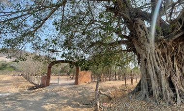 Lote en venta en la desembocada “El arco”